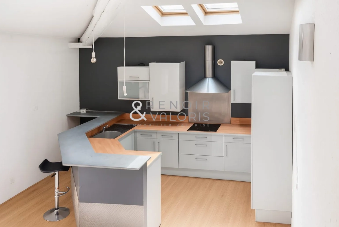 Appartement de 2 chambres à Nancy avec cave et luminosité optimale 