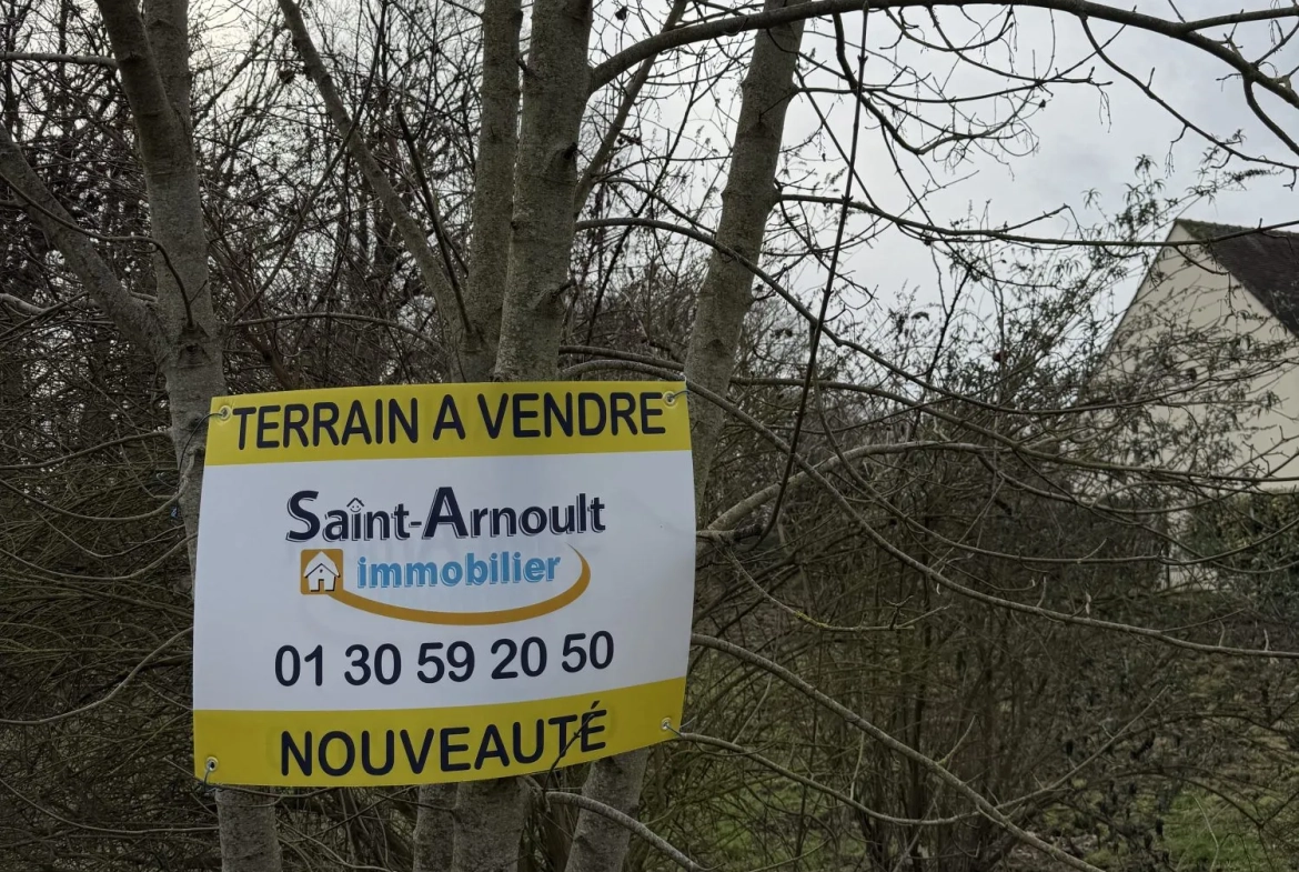 Terrain constructible de 1550 m² à Saint-Arnoult-en-Yvelines, secteur calme et boisé 