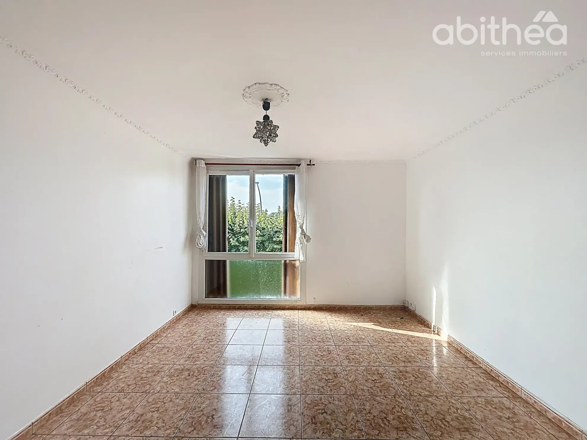 Appartement T3 rénové à Choisy-Le-Roi avec cave et proximité transports 