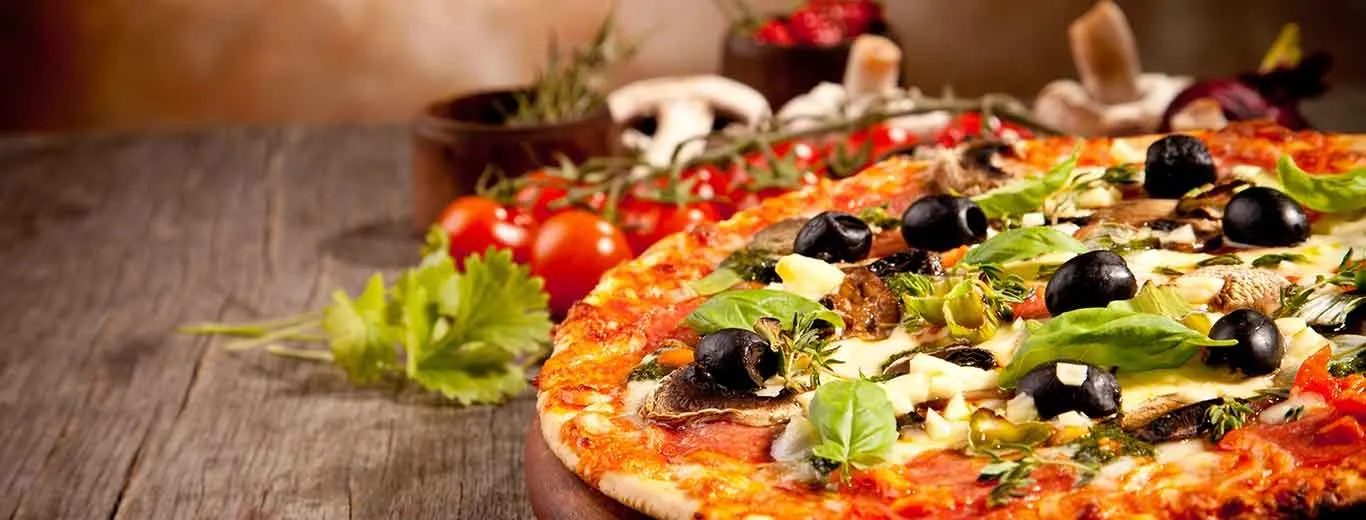 A saisir rapidement : Fonds de commerce d'une pizzeria à Saintes avec logement inclus 