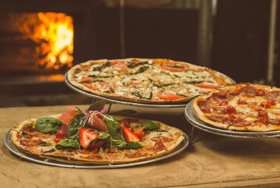 A saisir rapidement : Fonds de commerce d'une pizzeria à Saintes avec logement inclus 
