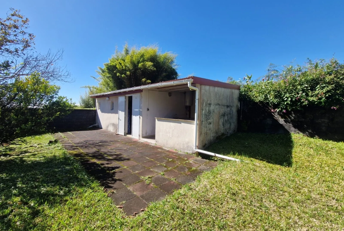 Maison F4/5 avec jardin et dépendance à La Plaine des Palmistes 