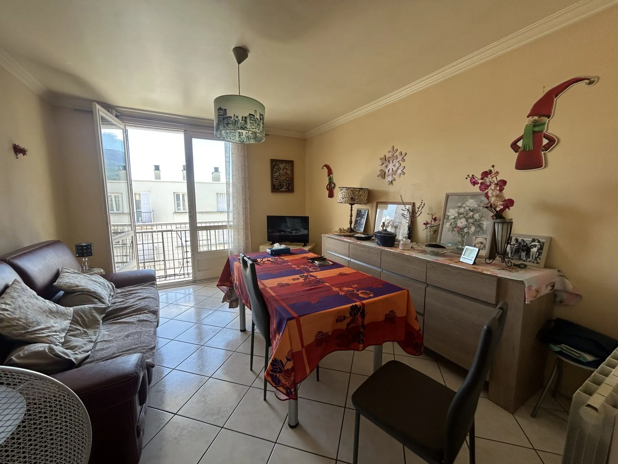 Appartement T3 à vendre à Grenoble - Dernier étage avec balcon et cave 