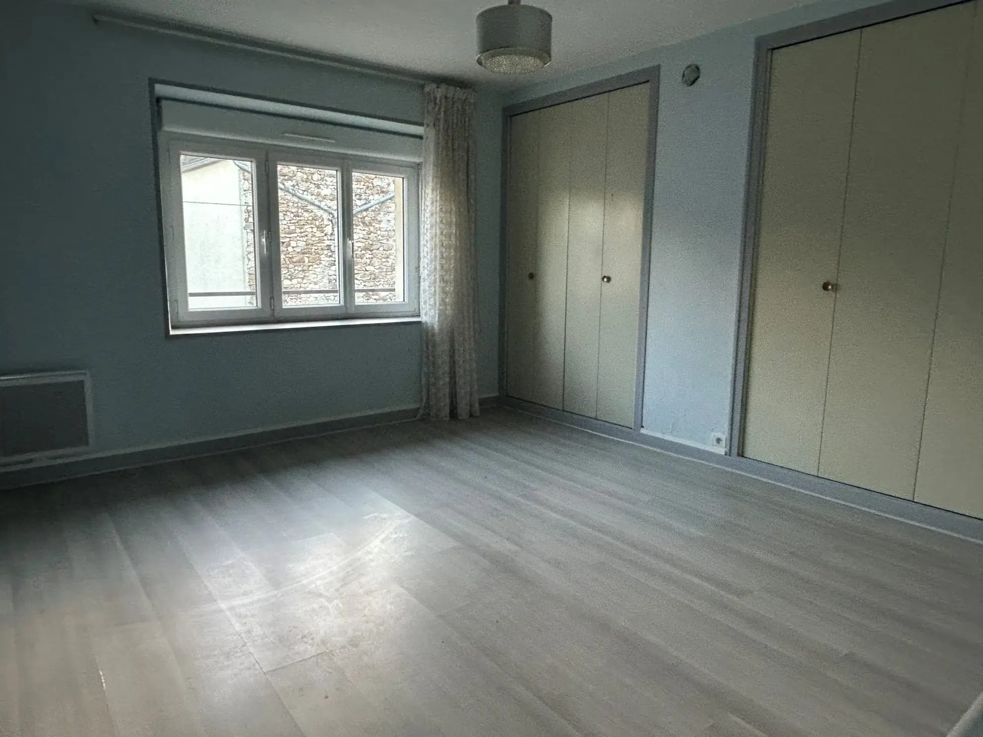 Maison à vendre à Verneuil - 123 m² sur grand terrain avec dépendances 
