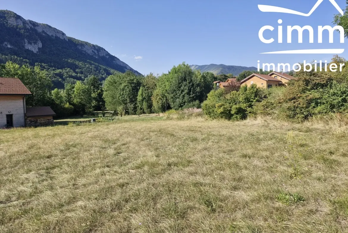 Terrain constructible à La Chapelle-en-Vercors avec vue exceptionnelle 