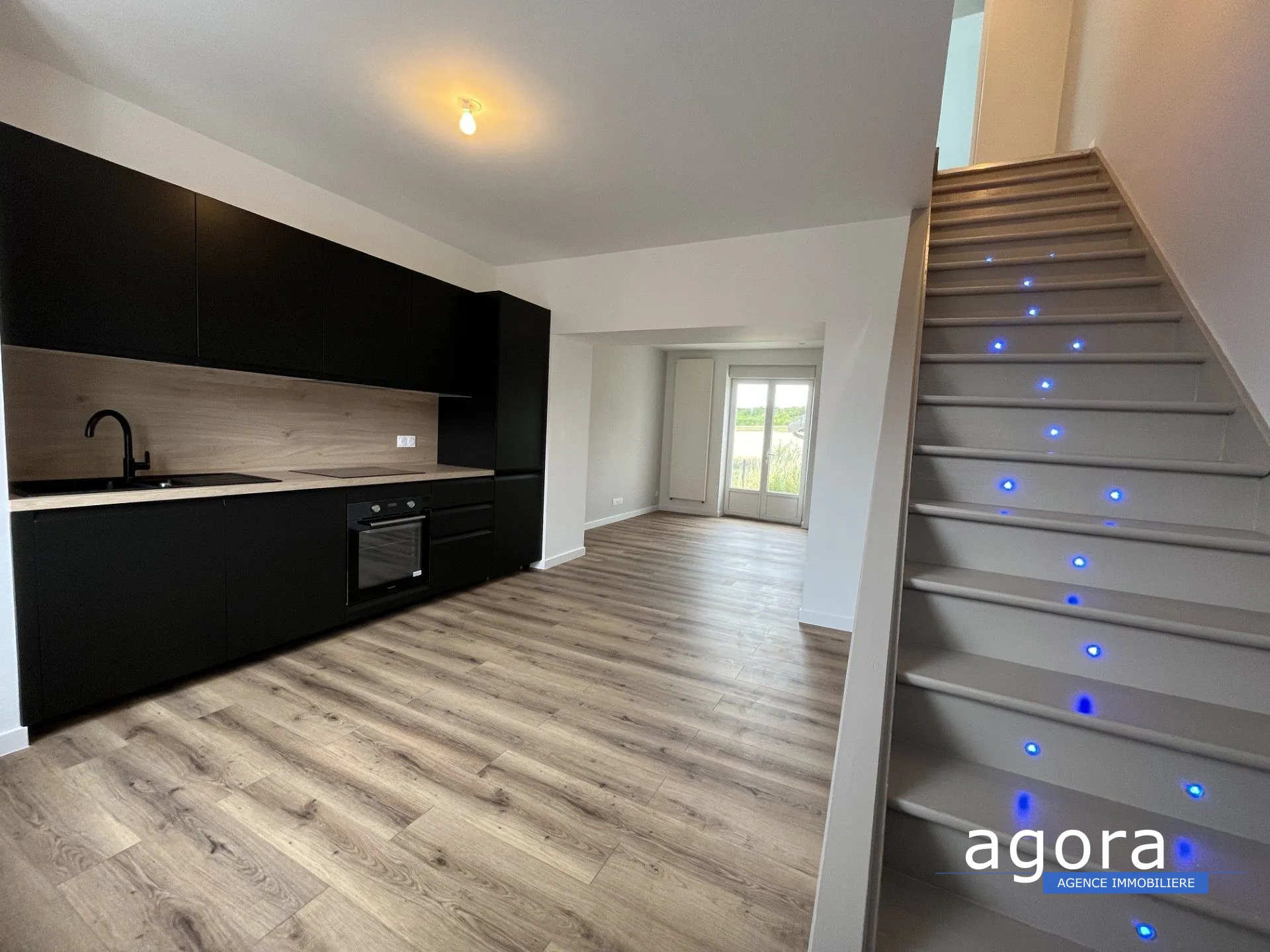 Maison mitoyenne rénovée à Joudreville avec 2 chambres et vue champêtre 