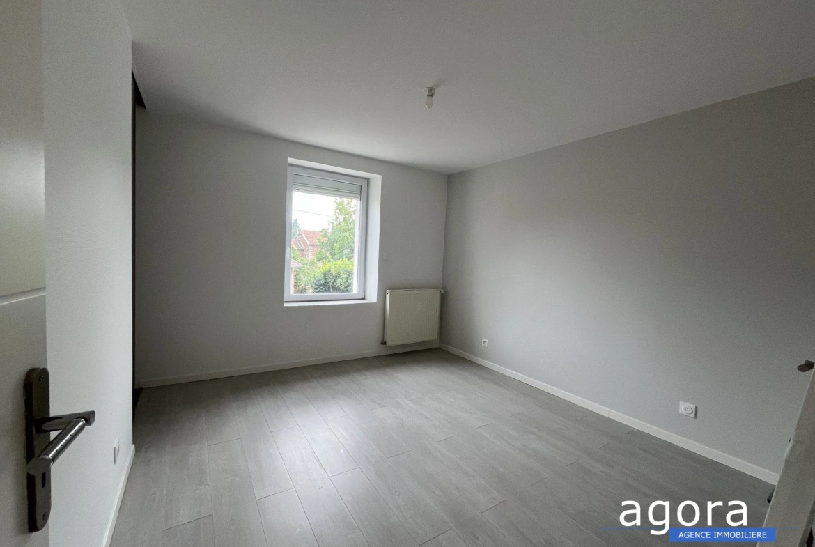 Maison mitoyenne rénovée à Joudreville avec 2 chambres et vue champêtre 