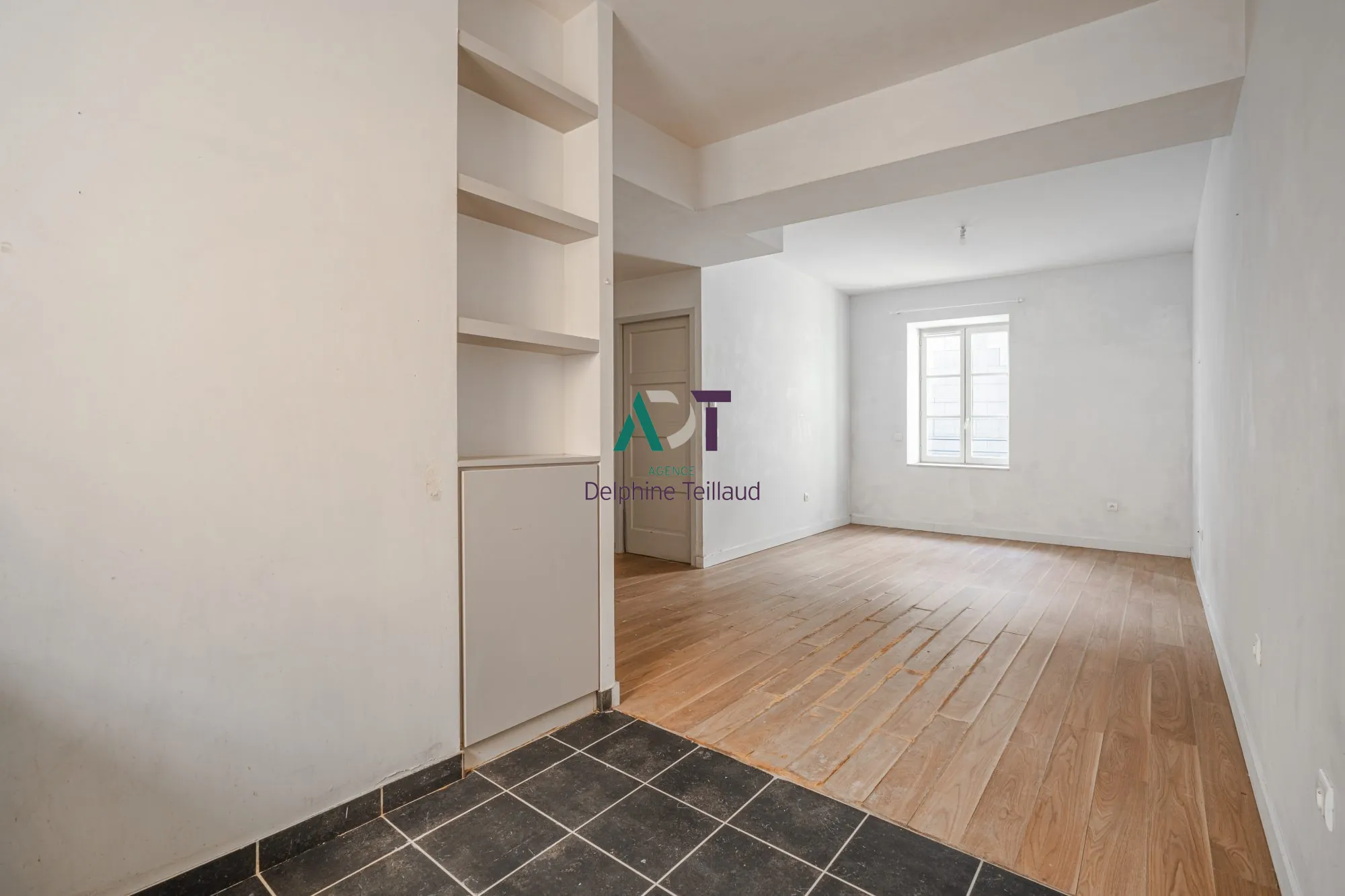 Appartement T2 à vendre à Grenoble - rue Saint-Laurent, proche commodités 