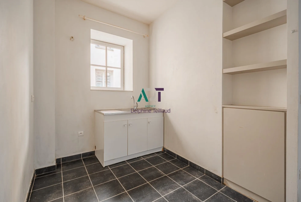 Appartement T2 à vendre à Grenoble - rue Saint-Laurent, proche commodités 