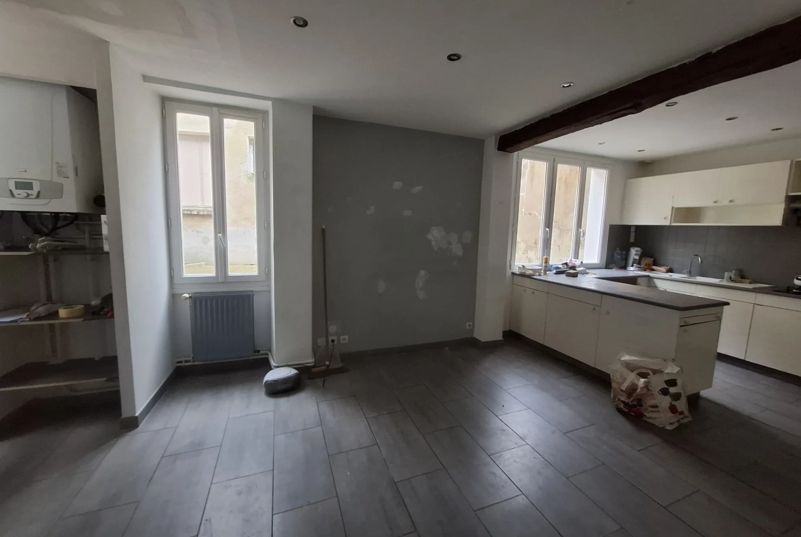 Maison de village à rénover avec dépendance à Beaumont-sur-Sarthe 