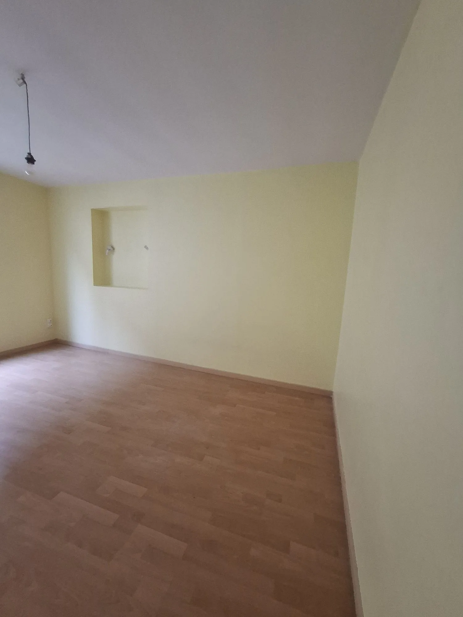 Maison de village à rénover avec dépendance à Beaumont-sur-Sarthe 