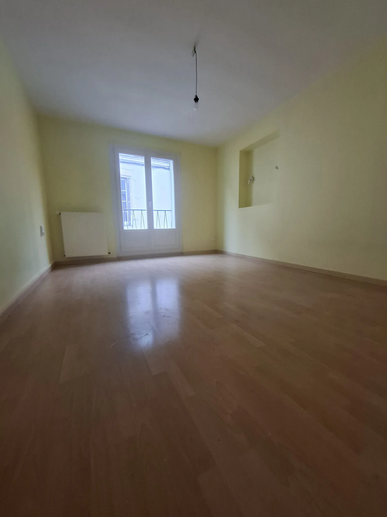 Maison de village à rénover avec dépendance à Beaumont-sur-Sarthe 