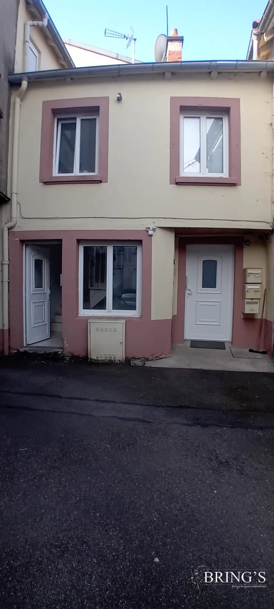Immeuble de rapport à Bruyères centre-ville de 160 m² avec 3 appartements loués 