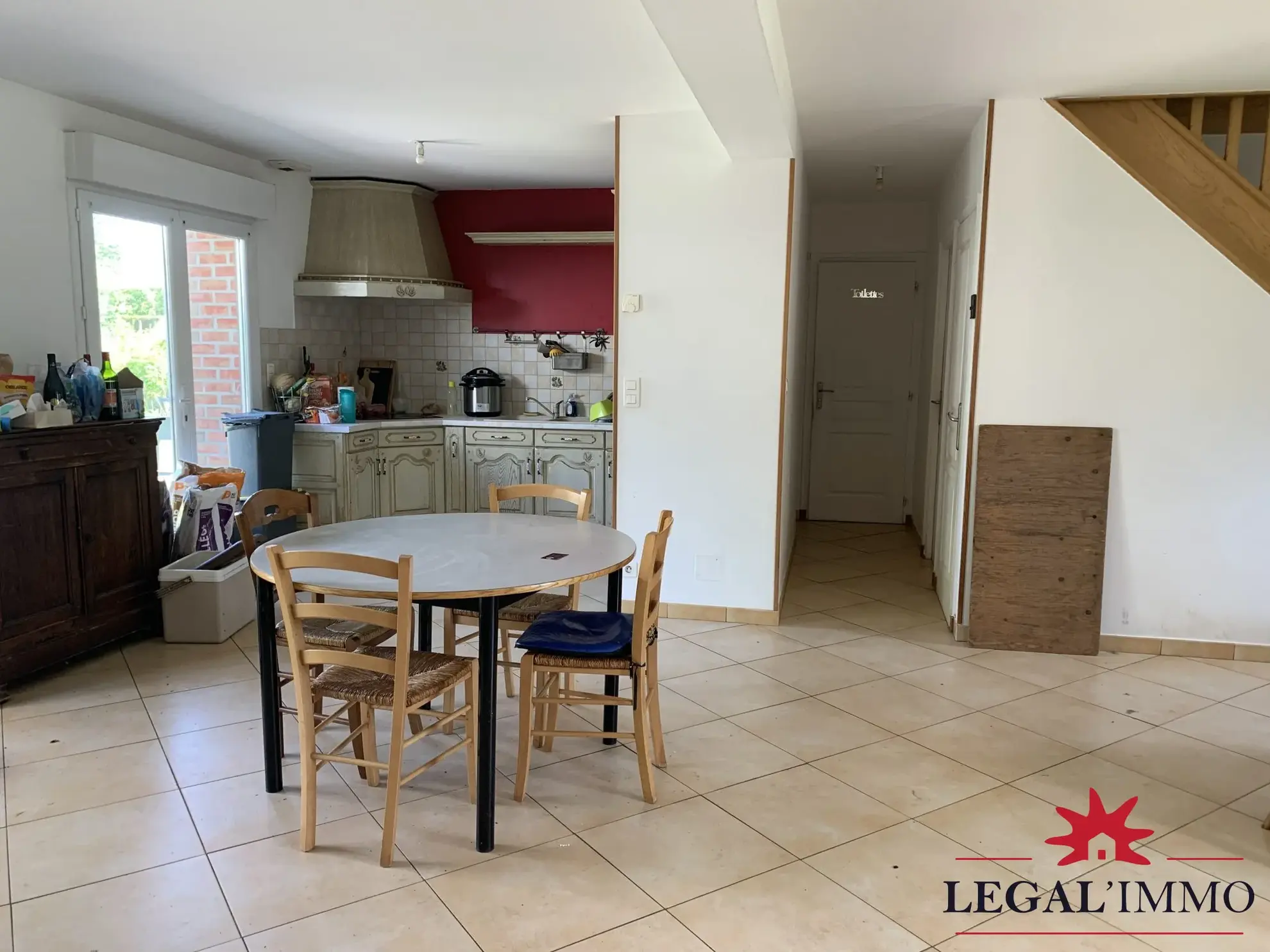 Maison individuelle avec grand terrain et sous-sol à Mézerolles - 5 chambres 