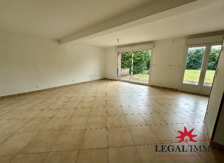 Maison individuelle avec grand terrain et sous-sol à Mézerolles - 5 chambres 