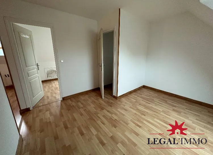 Maison individuelle avec grand terrain et sous-sol à Mézerolles - 5 chambres 