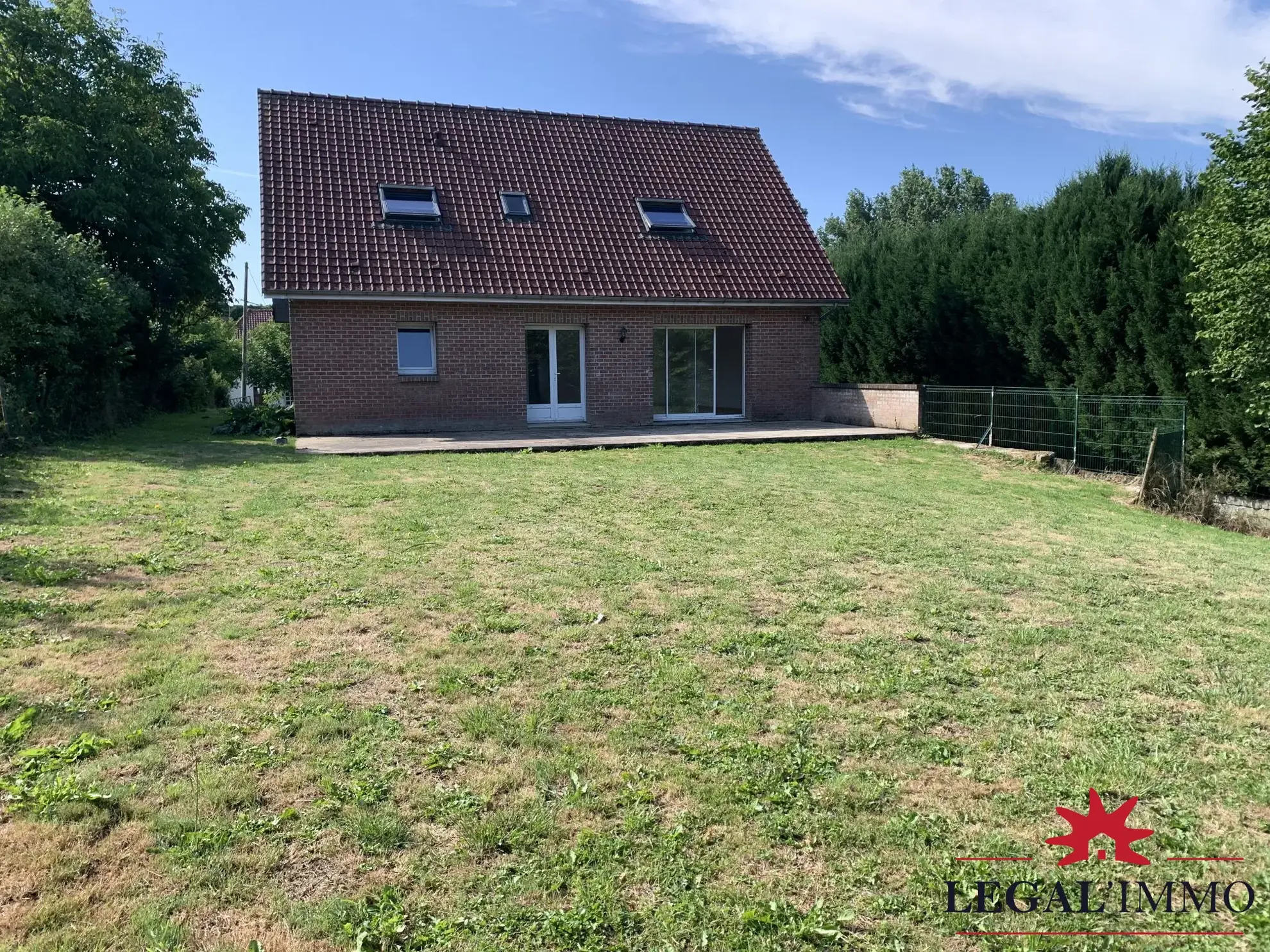 Maison individuelle avec grand terrain et sous-sol à Mézerolles - 5 chambres 