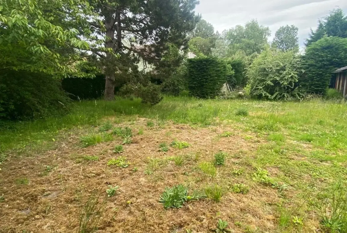 Terrain à bâtir de 532 m² à Coulogne, façade de 15,86 m, viabilisé 