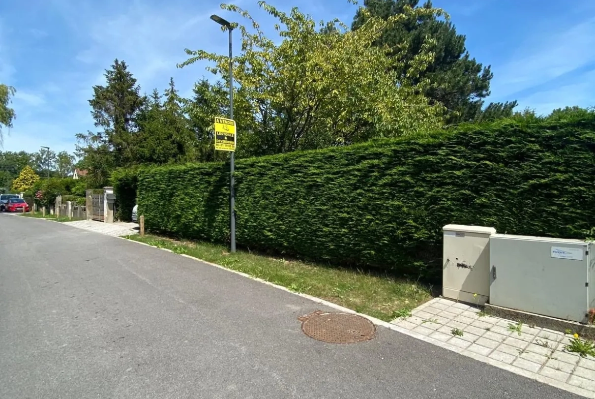 Terrain à bâtir de 532 m² à Coulogne, façade de 15,86 m, viabilisé 