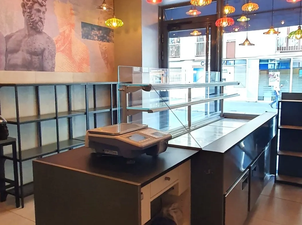 Vente fonds de commerce traiteur et restauration à Paris 15 – Place St Charles 