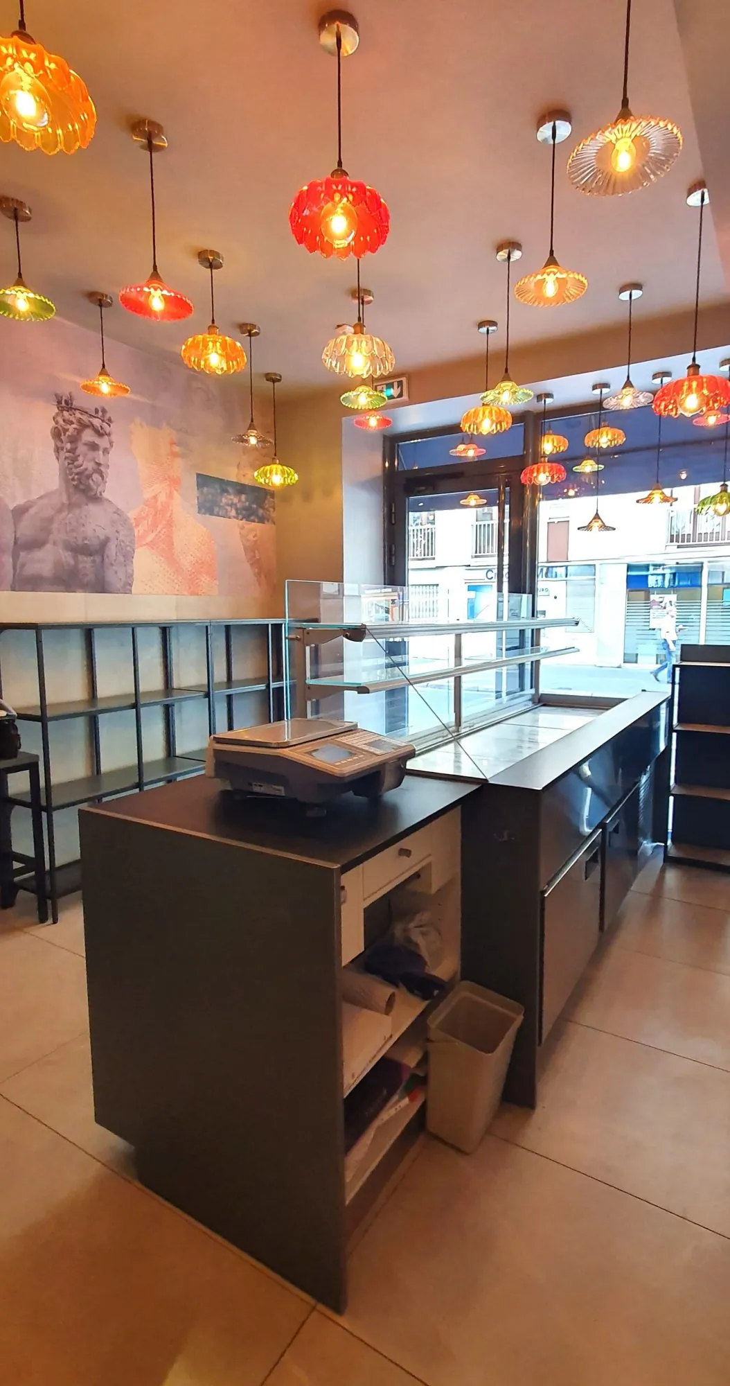 Vente fonds de commerce traiteur et restauration à Paris 15 – Place St Charles 