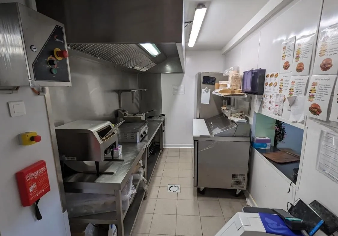 Local pour Dark Kitchen à Livry-Gargan - Espace idéal pour restauration express et livraison 
