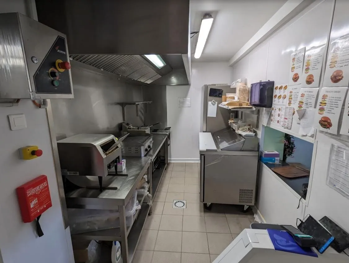 Local pour Dark Kitchen à Livry-Gargan - Espace idéal pour restauration express et livraison 