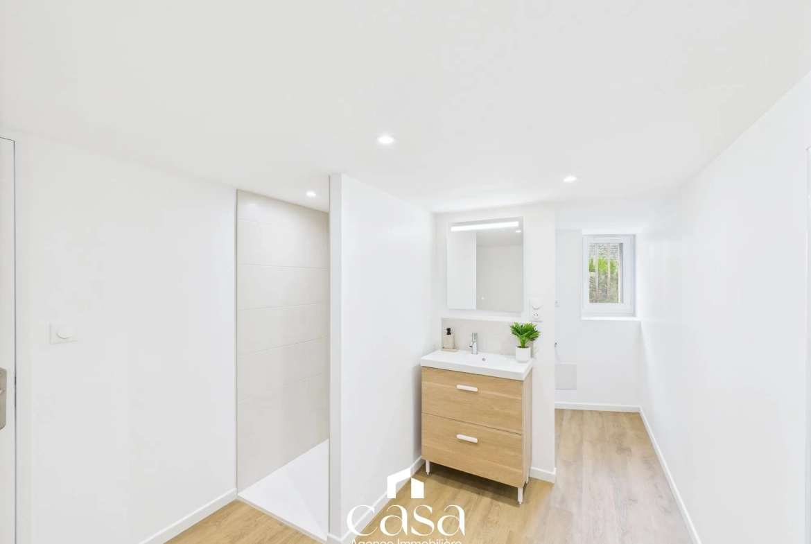 Appartement de 2 pièces à Falaise, dernier étage, lumineux et proche des commerces 