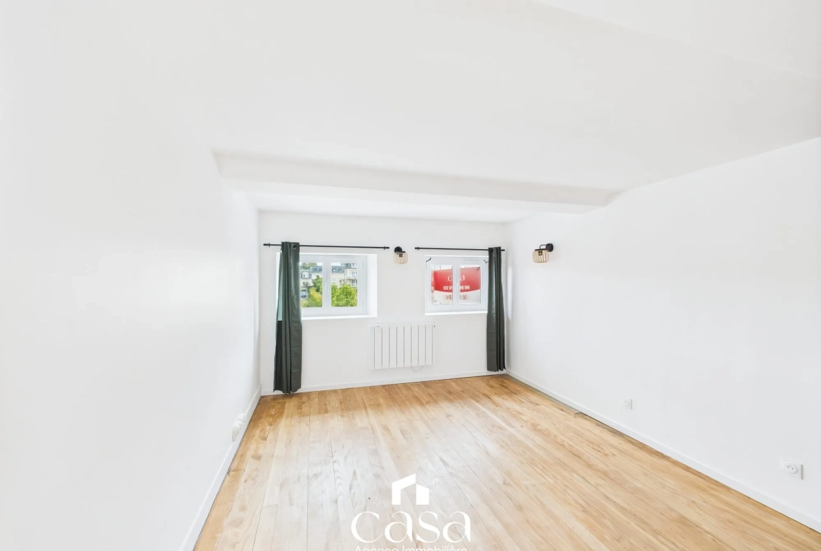 Appartement de 2 pièces à Falaise, dernier étage, lumineux et proche des commerces 