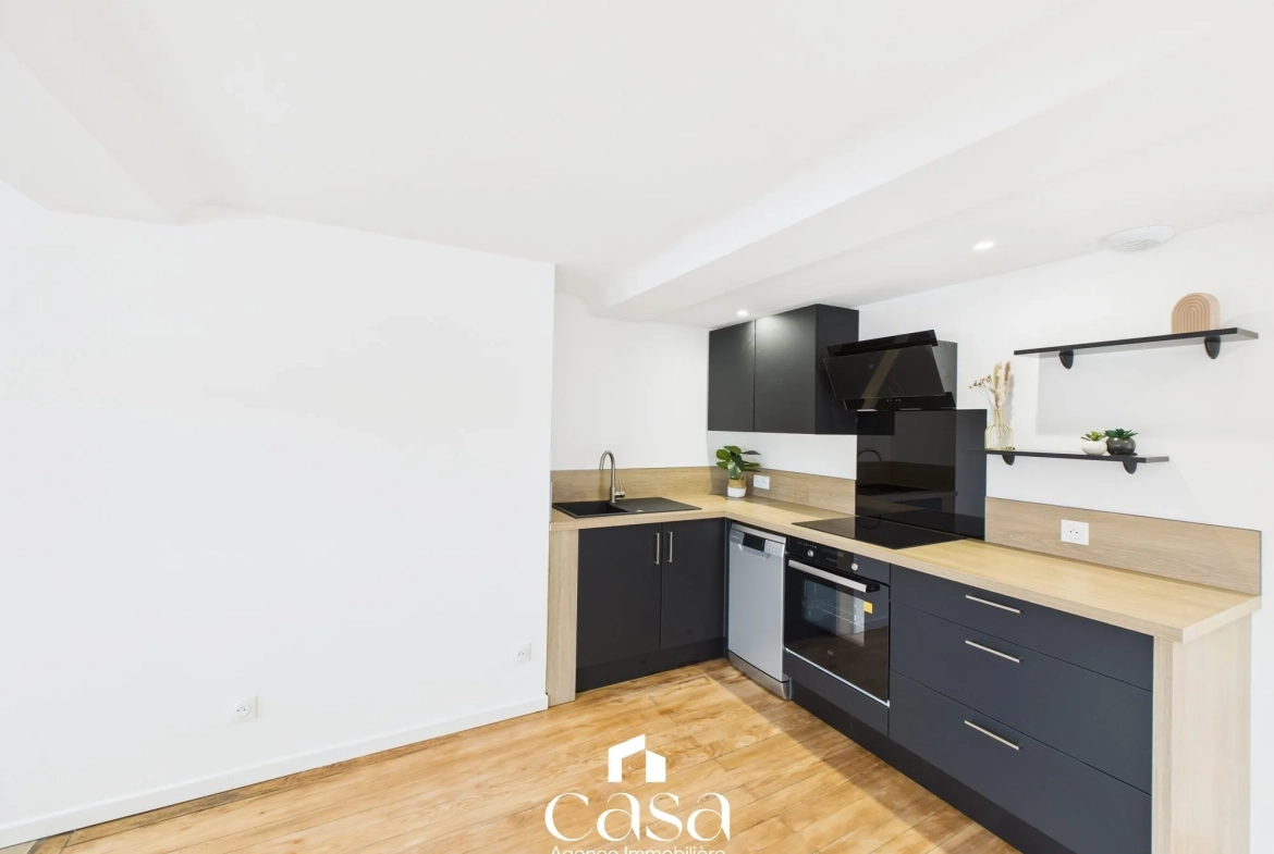 Appartement de 2 pièces à Falaise, dernier étage, lumineux et proche des commerces 