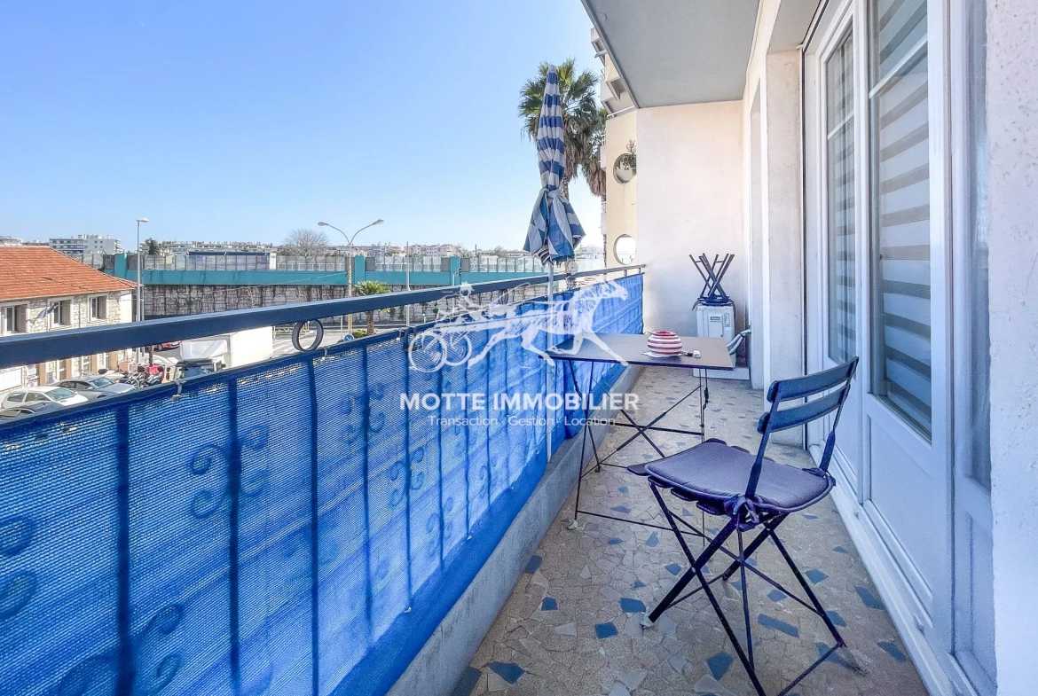 T1 rénové avec balcon et cave à Cagnes-sur-Mer proche gare 