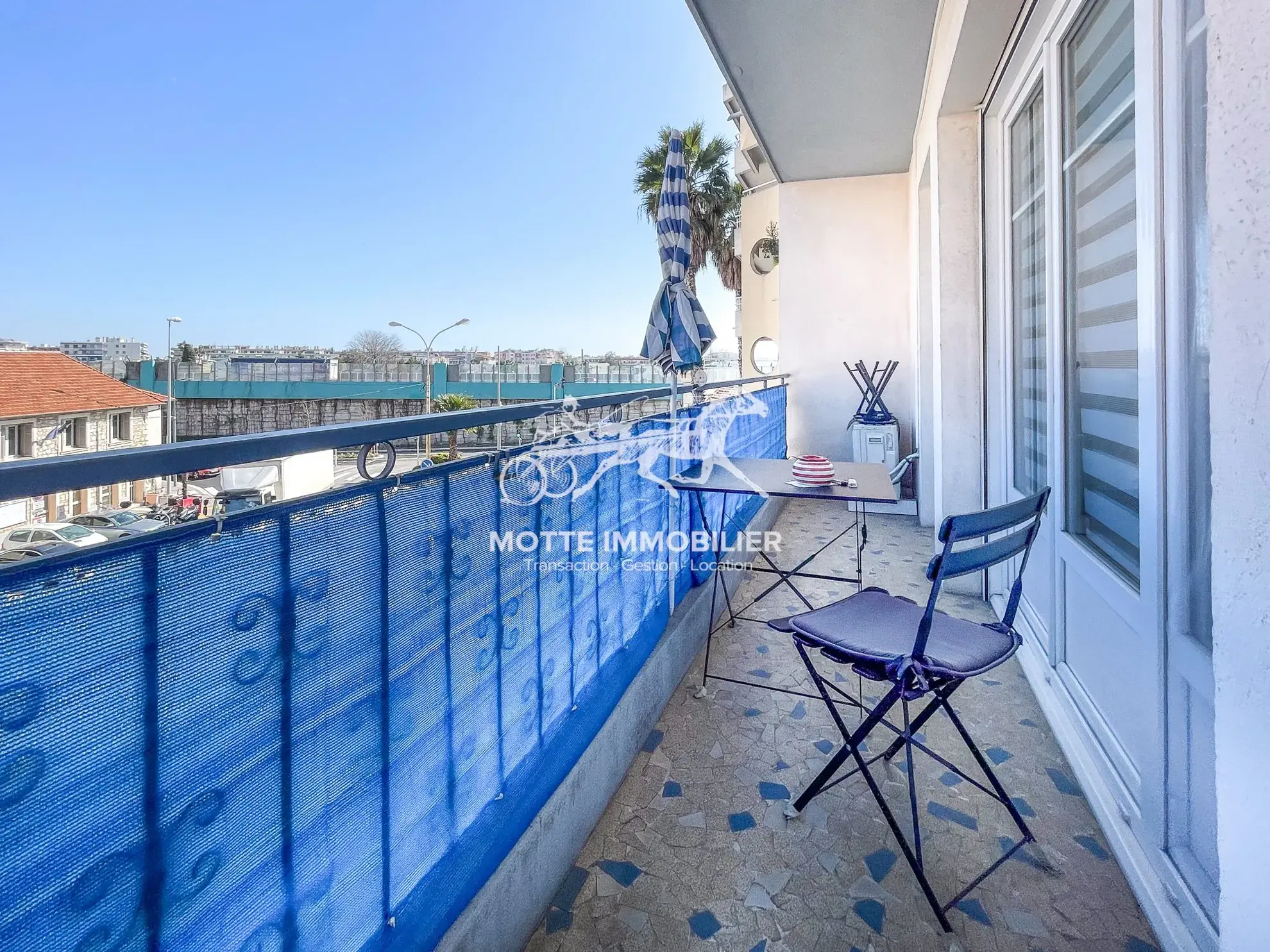 T1 rénové avec balcon et cave à Cagnes-sur-Mer proche gare 