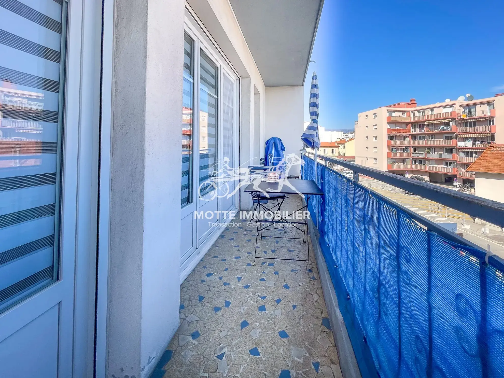 T1 rénové avec balcon et cave à Cagnes-sur-Mer proche gare 