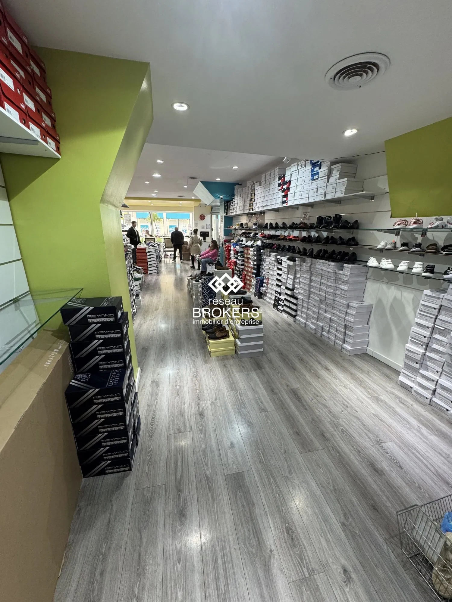 Fonds de commerce à Nice - Emplacement numéro 1, 115 m², vente 110 000 € 
