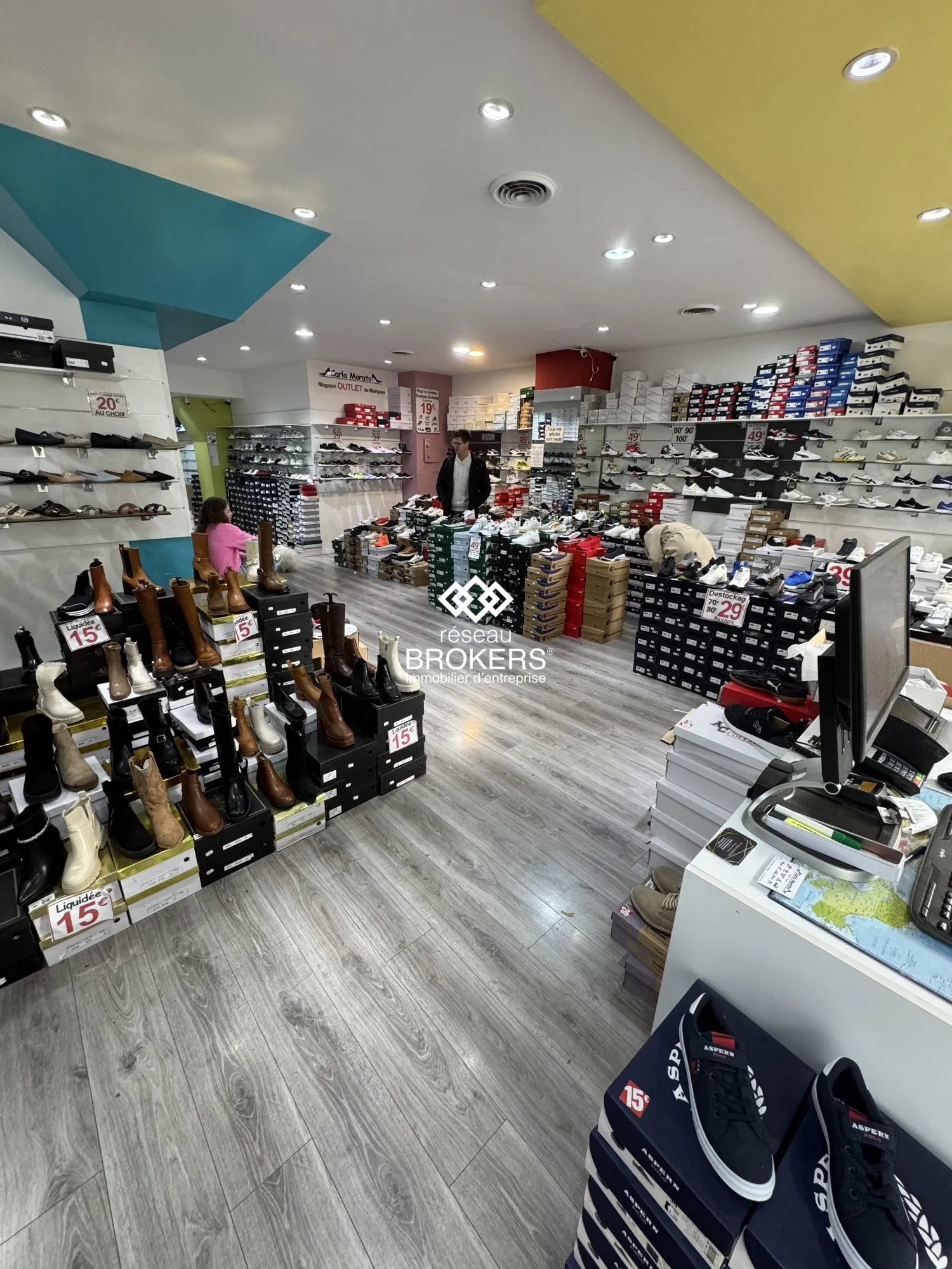 Fonds de commerce à Nice - Emplacement numéro 1, 115 m², vente 110 000 € 