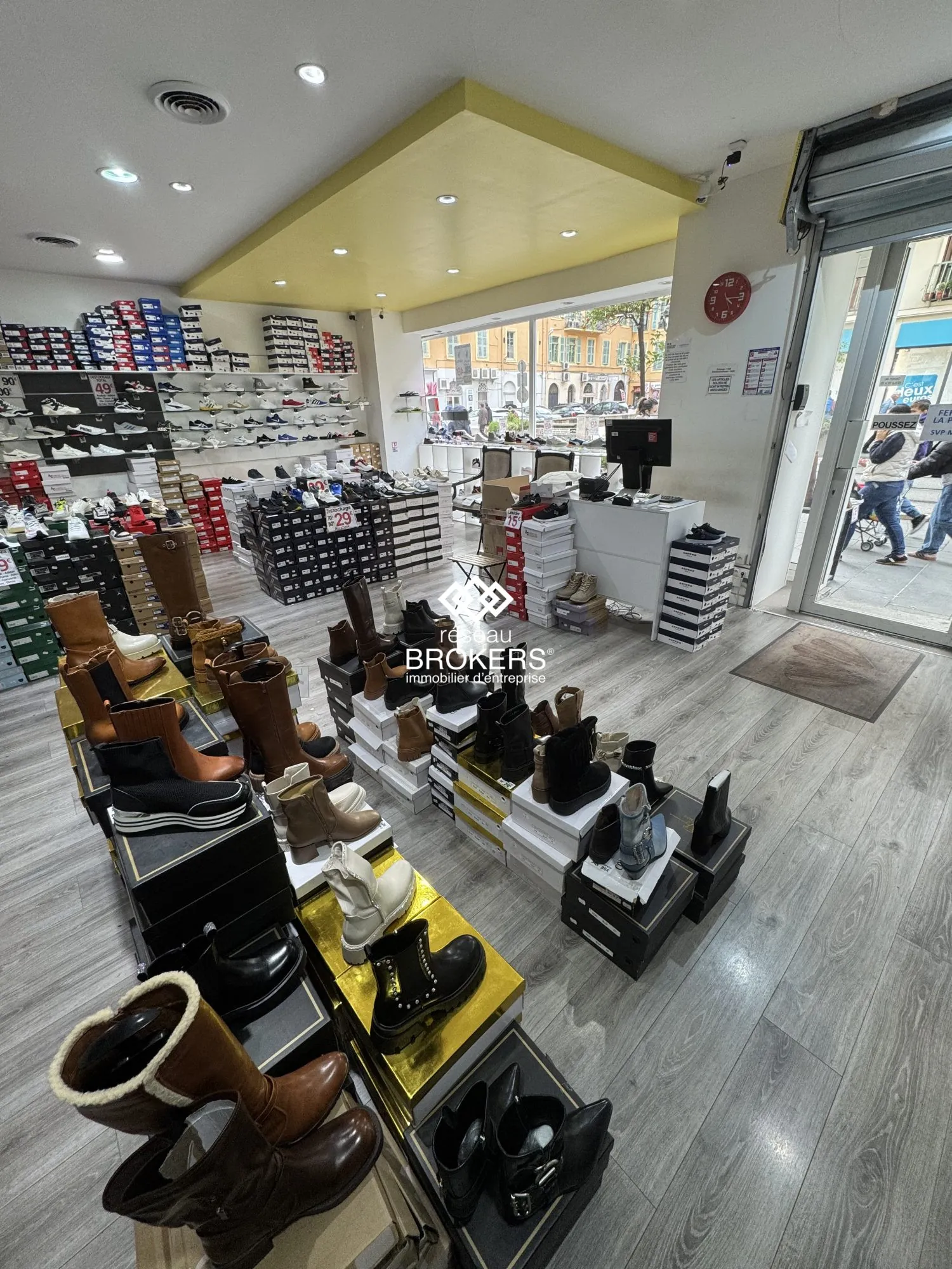 Fonds de commerce à Nice - Emplacement numéro 1, 115 m², vente 110 000 € 