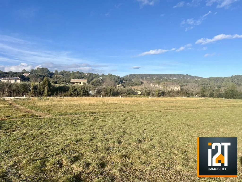 Terrains constructibles à vendre à Aigaliers près d'Uzès - Vue sur les collines 