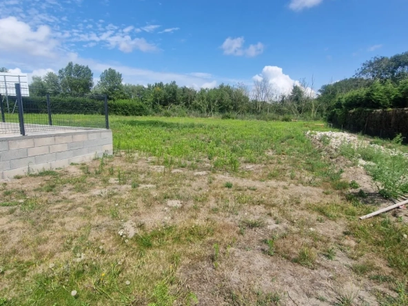 Terrain à vendre à Loon Plage de 735 m² – Opportunité d'investissement ou résidence