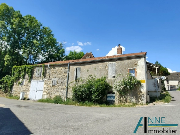 A vendre bâtiment ancien avec grange à Chassey-le-Camp en Côte Chalonnaise