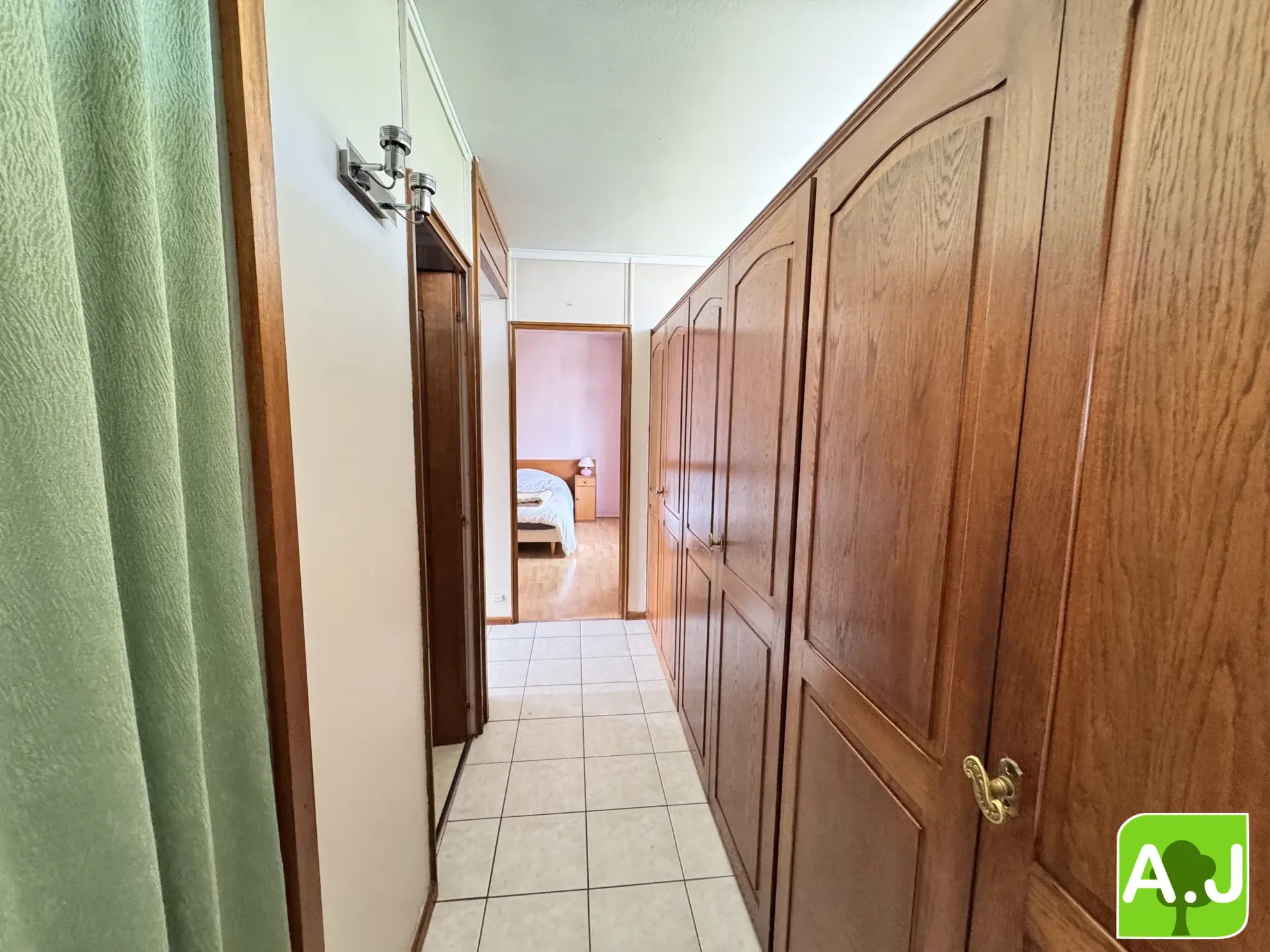 Maison plain-pied 2 chambres à Ézy-sur-Eure – 84 m², garage et terrain clos 