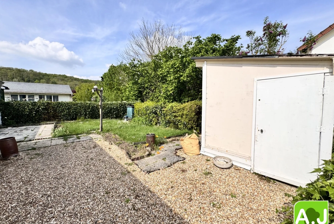 Maison plain-pied 2 chambres à Ézy-sur-Eure – 84 m², garage et terrain clos 