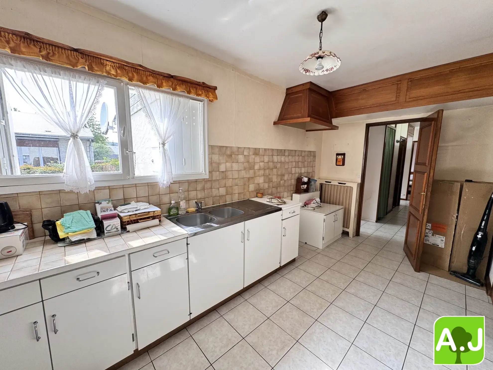 Maison plain-pied 2 chambres à Ézy-sur-Eure – 84 m², garage et terrain clos 