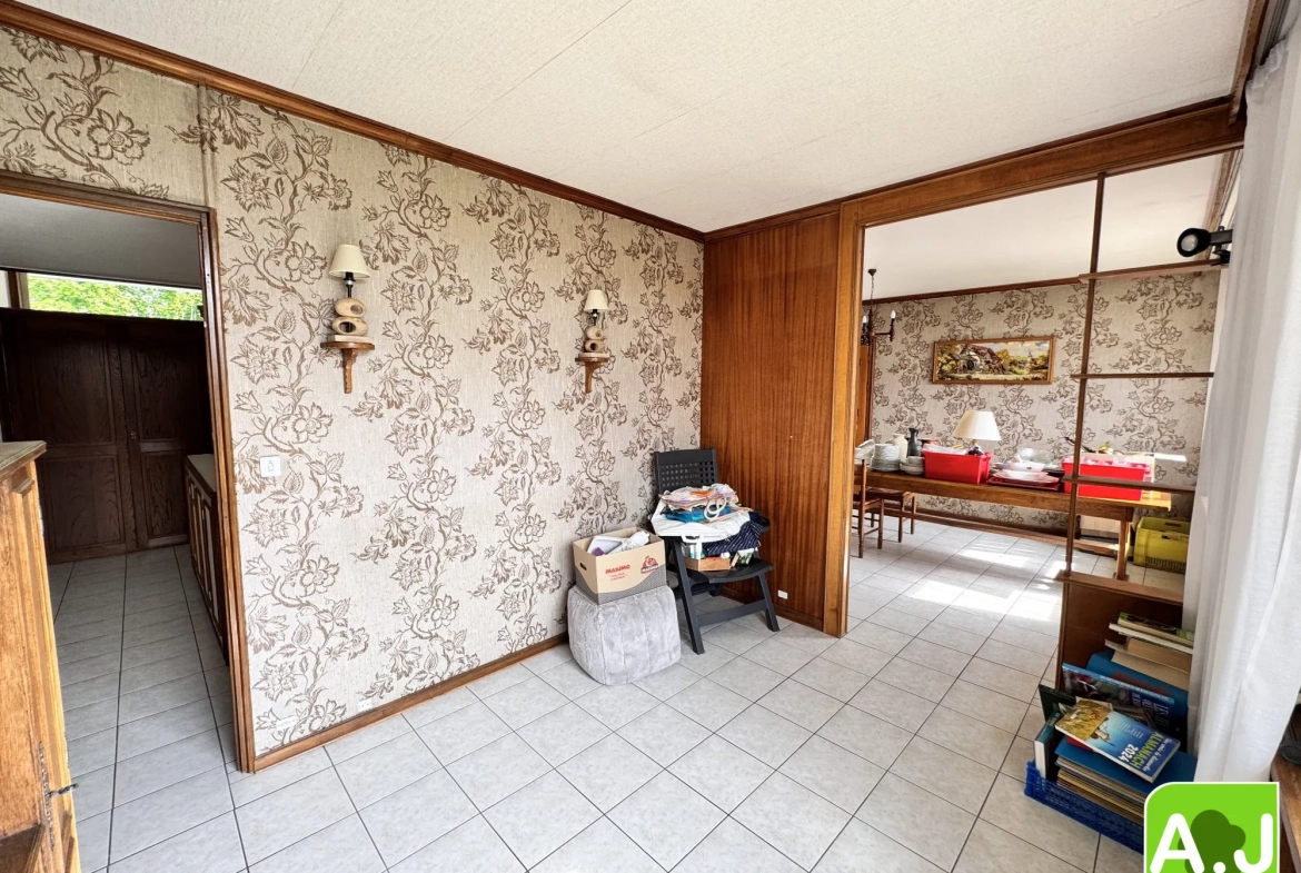 Maison plain-pied 2 chambres à Ézy-sur-Eure – 84 m², garage et terrain clos 