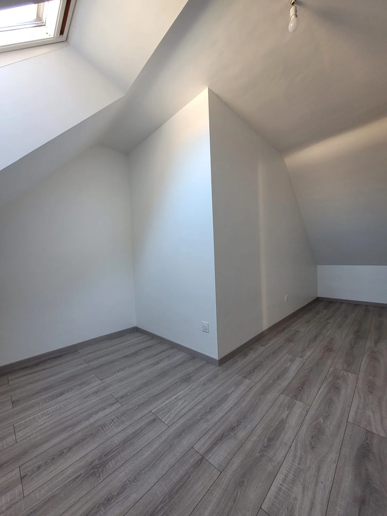 Charmante maison de village avec jardin, garage et potentiel d'aménagement 