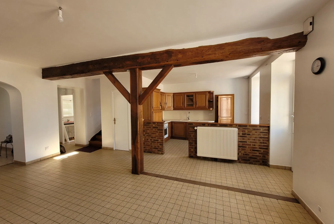 Charmante maison de village avec jardin, garage et potentiel d'aménagement 