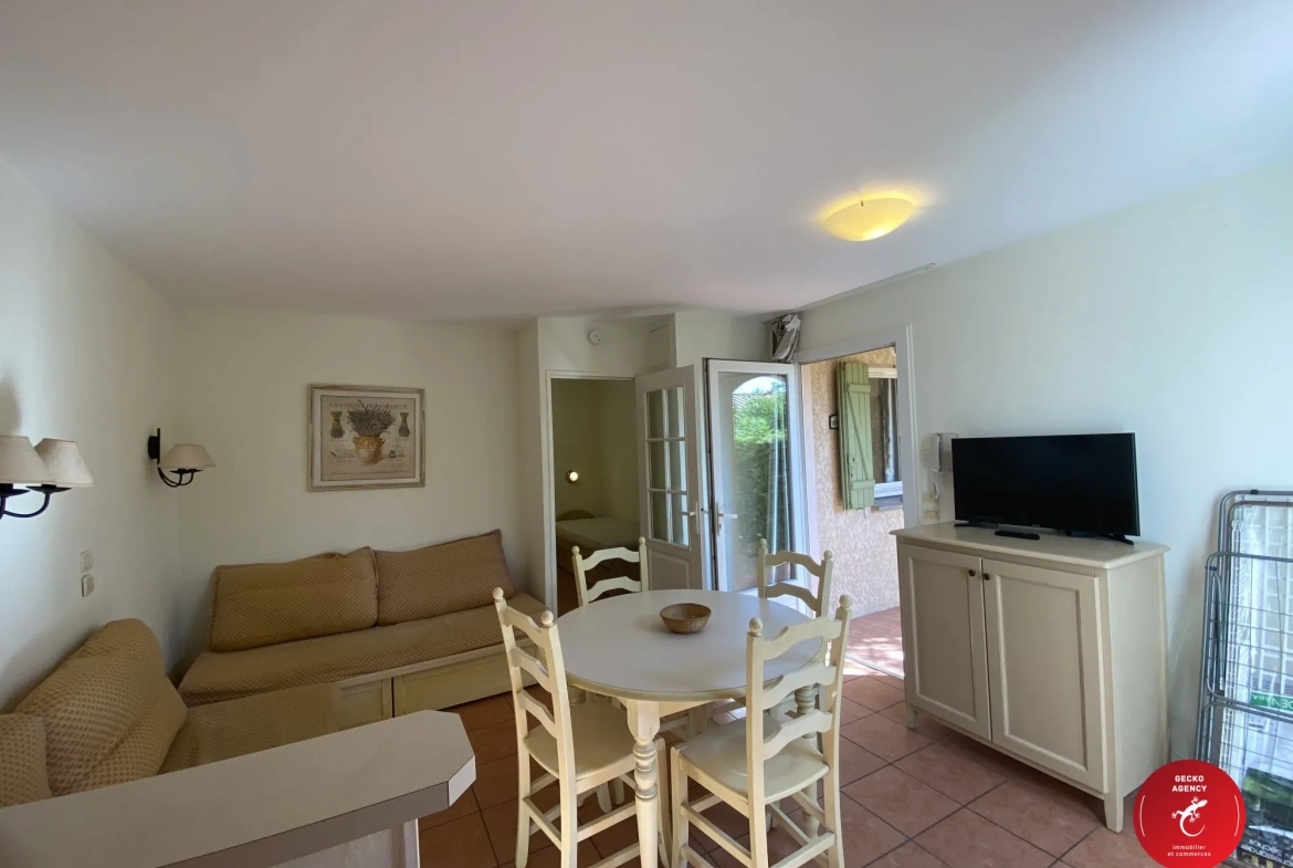 Magnifique Mazet de 36 m² avec piscine et vue mer aux Issambres 