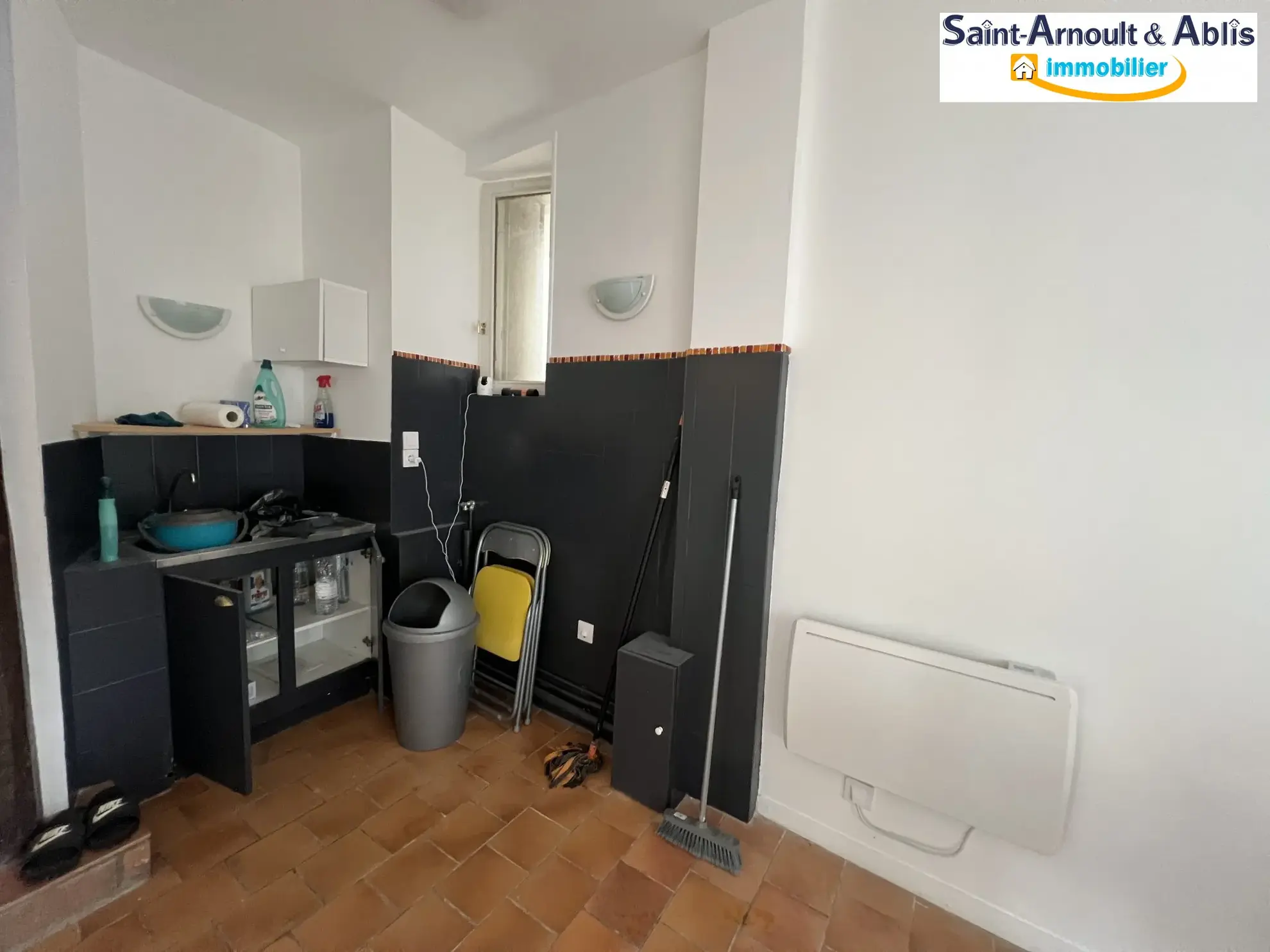 Local commercial à vendre à Ablis 78660 avec terrasse et jardin 