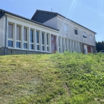 Bâtiment à usage mixte à Châteauneuf-la-Forêt – Opportunité immobilière à prix attractif