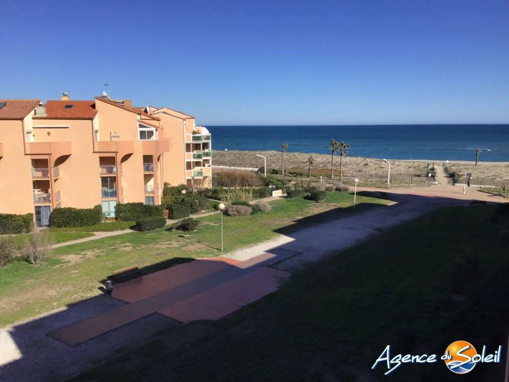 Appartement T2 en mezzanine avec garage face à la plage au Le Barcarès