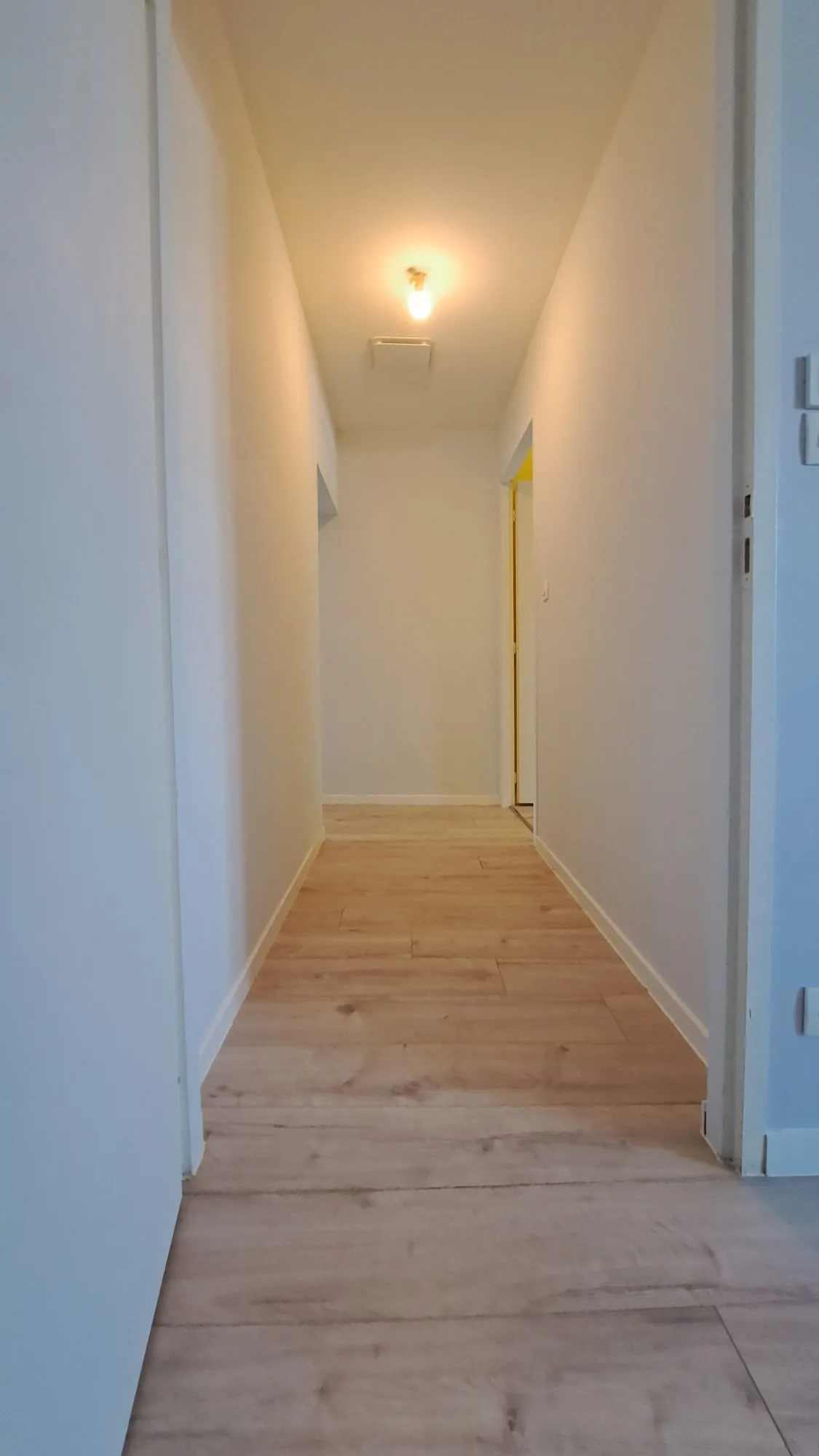 DEGAGEMENT ETAGE Charmante maison de ville rénovée avec véranda à Loudun 